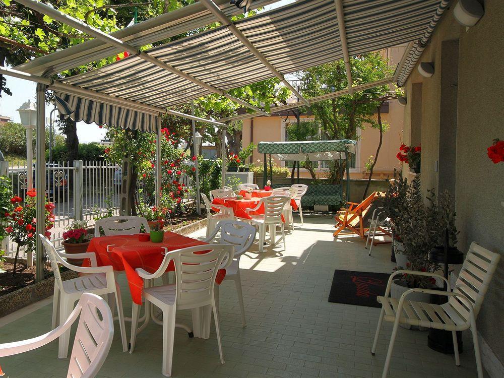 Villa Lauda B&B Rimini Exterior photo